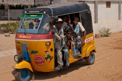 schoolchildren-india